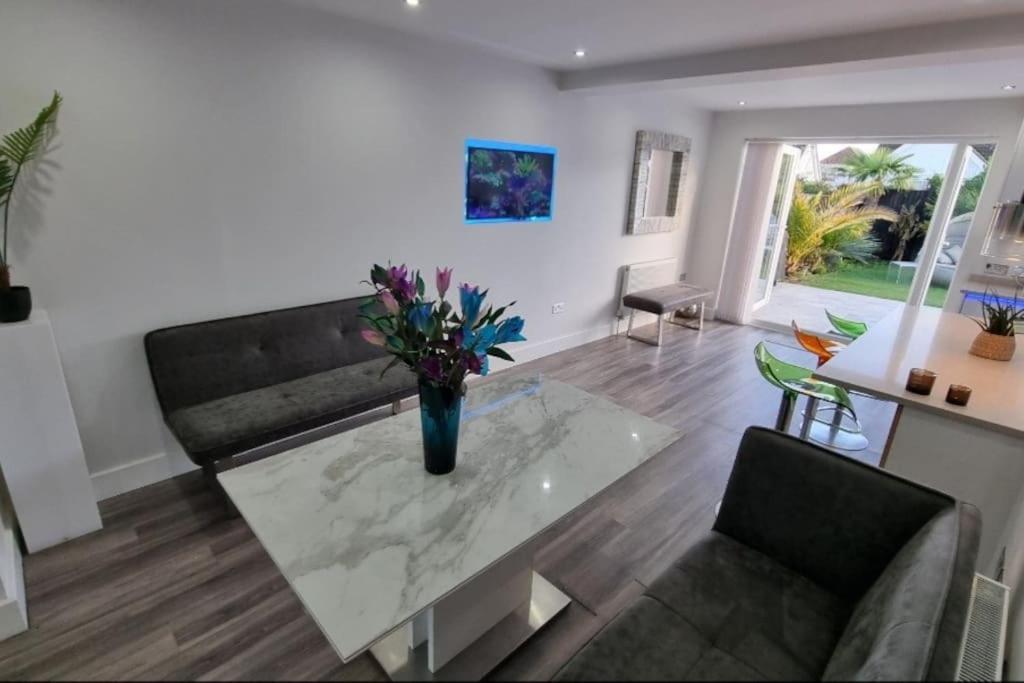 펀다운 Northbourne House 빌라 외부 사진